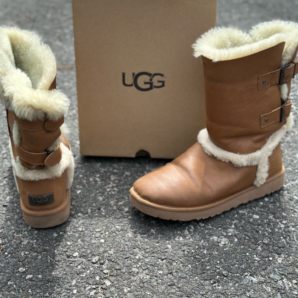 UGG Shearling Buckle